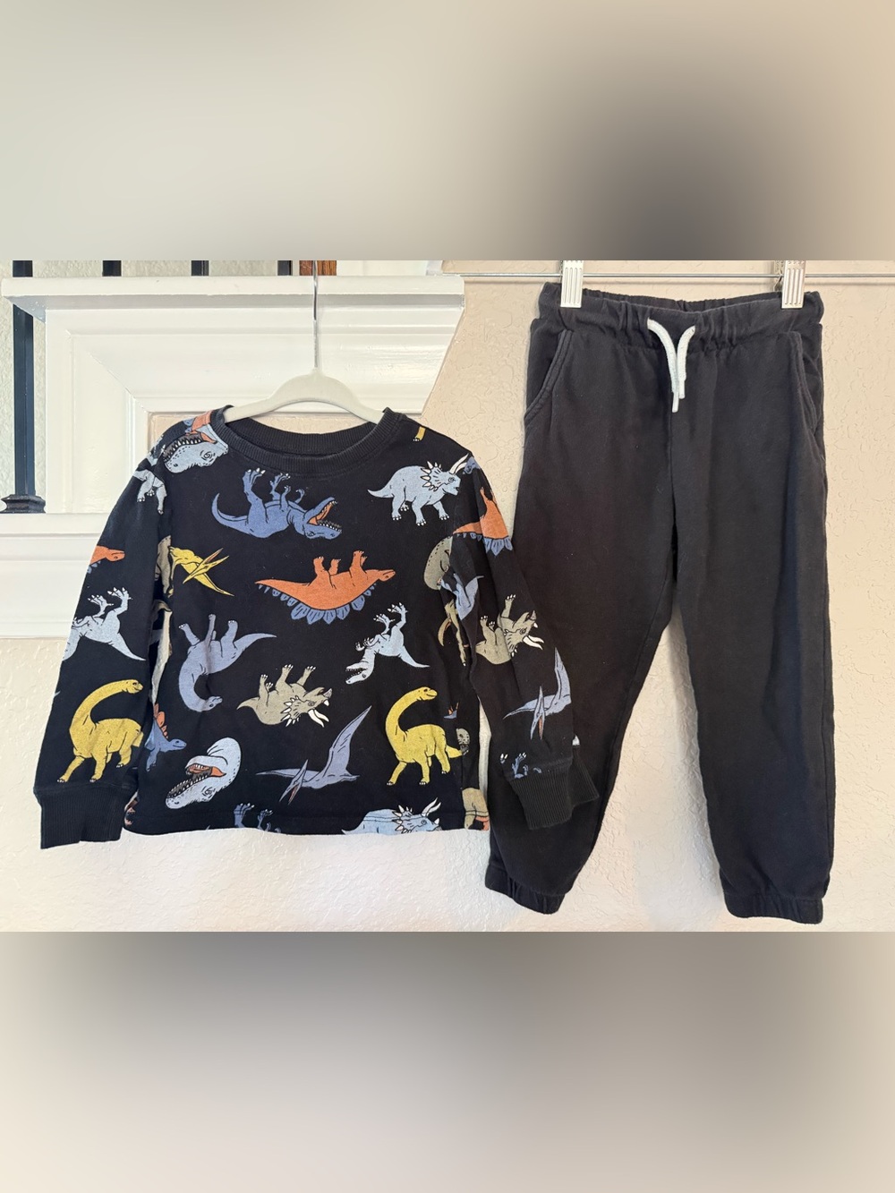 Old Navy Dinosaur Cotton Joggers Set (3T)